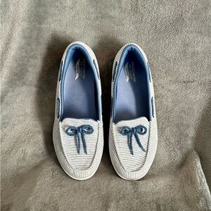 Skechers White and Blue Flats Timeless Comfort